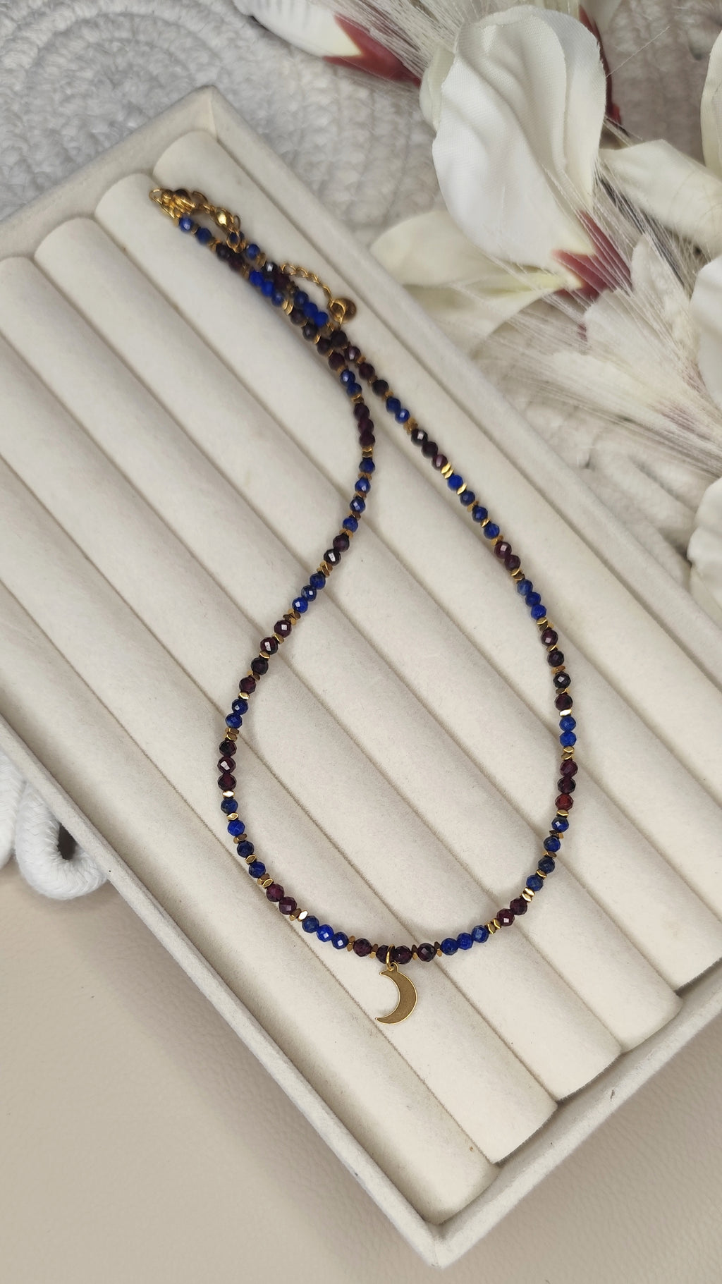 🌙 Naszyjnik Lapis Lazuli & Granat „Księżyc”